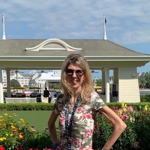 Meet your Posher, Leigh